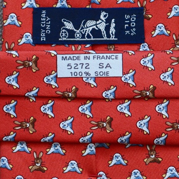 100% REAL HERMES TIE ~ RED w FUN BROWN BUNNY RABBITS & PLAYFUL BLUE SEALS XL - Picture 4 of 4